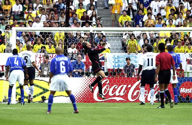 2002 世界盃 8 強：巴西 2–1 英格蘭
